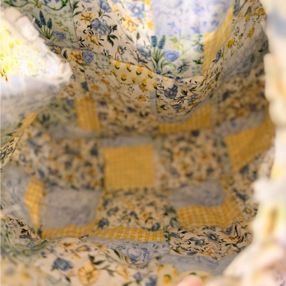 Yellow Floral Patchwork Shoulder Tote - Feminine Patchwork Design - Picture 2 of 2